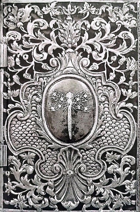 Livro a Menina Submersa Autor Kiernan, Caitlin R. (2014) [seminovo]