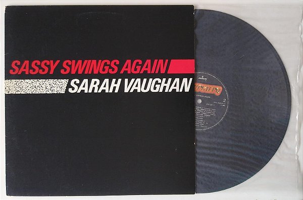 Disco de Vinil Sassy Swings Again - Lp 1986 Interprete Sarah Vaughan (1986) [usado]