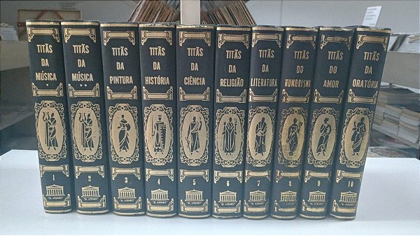 Livro Coleção Titãs C/ 10 Volumes Autor Desconhecido [usado]
