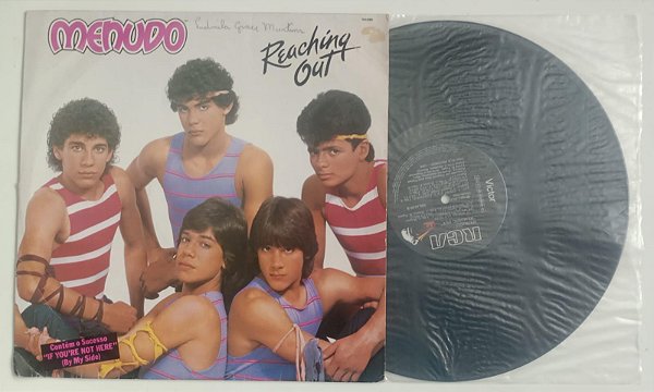 Disco de Vinil Reaching Out - Lp 1984 Interprete Menudo (1984) [usado]