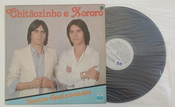 Disco de Vinil Somos Apaixonados - Lp 1982 Interprete Chitãozinho e Xororó (1982) [usado]