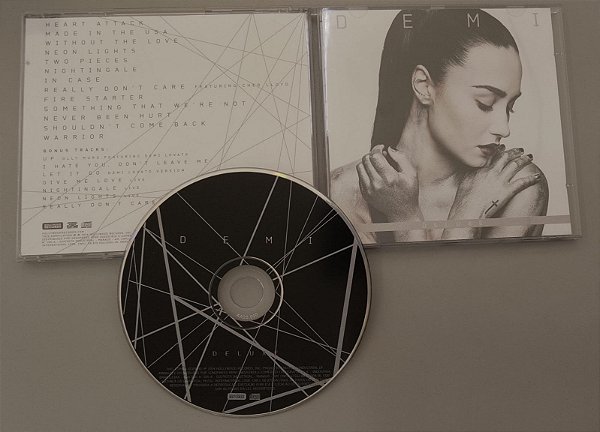 Cd Demi Lovato Deluxe Interprete Demi Lovato (2014) [seminovo]