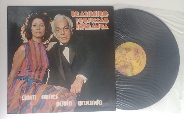 Disco de Vinil Brasileiro Profissão Esperança Interprete Clara Nunes e Paulo Gracindo (1974) [usado]