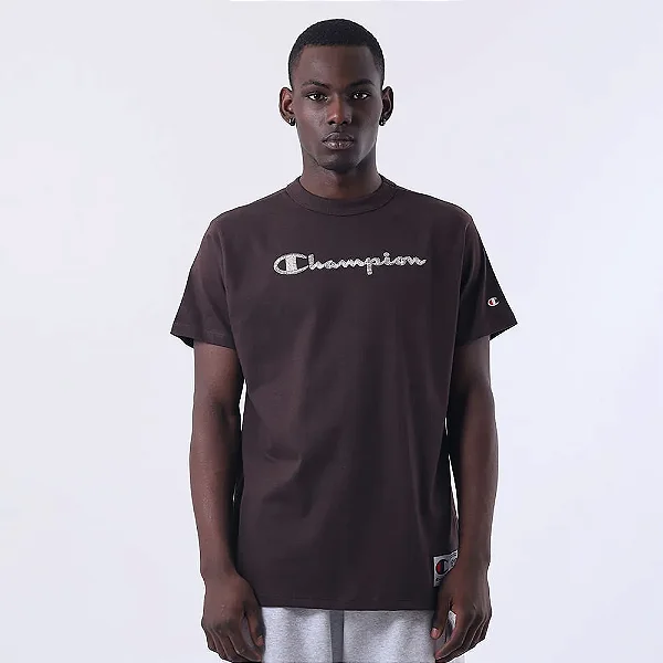 CAMISETA CHAMPION LIFE SCRIPT RUST LOGO MARROM