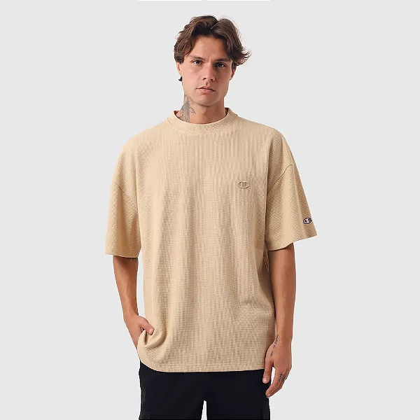 CAMISETA OVERSIZED CHAMPION LIFE PIQUET C LOGO 3D EMB BEIGE