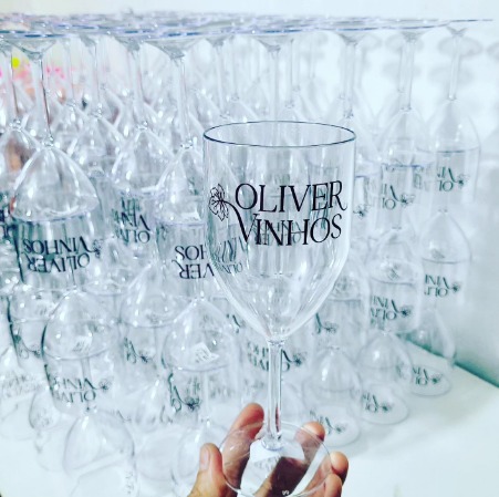 TAÇA DE VINHO PLÁSTICO PERSONALIZADA 320ML
