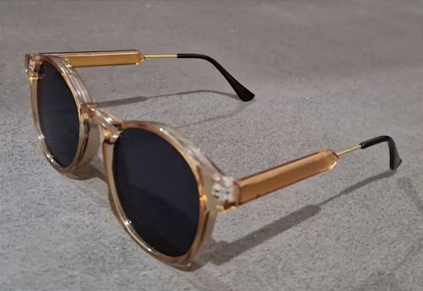 Óculos redondo marrom