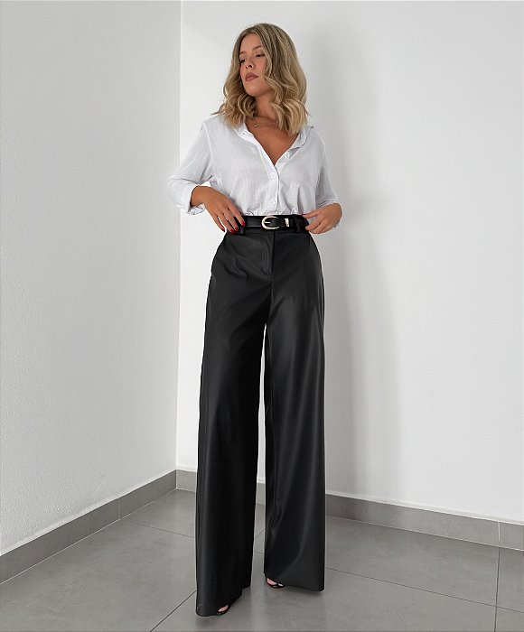 Calça Pantalona couro eco