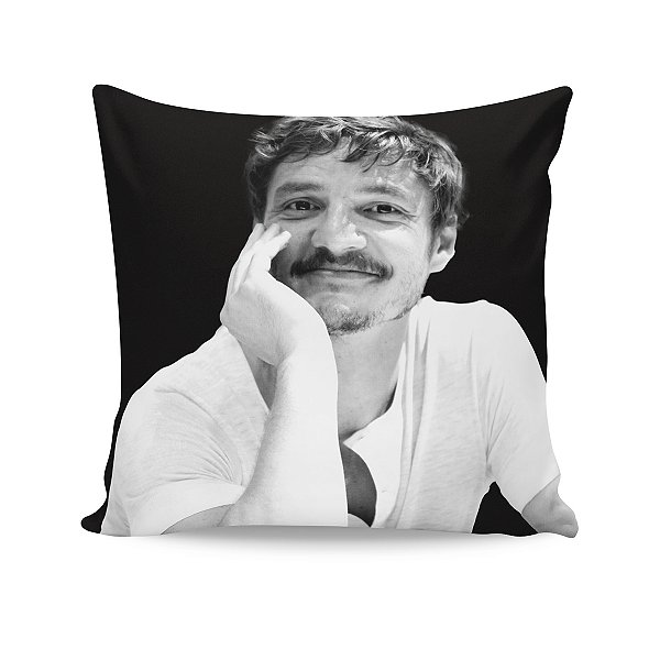 Almofada Pedro Pascal Foto Rosto Petro e Branco M3