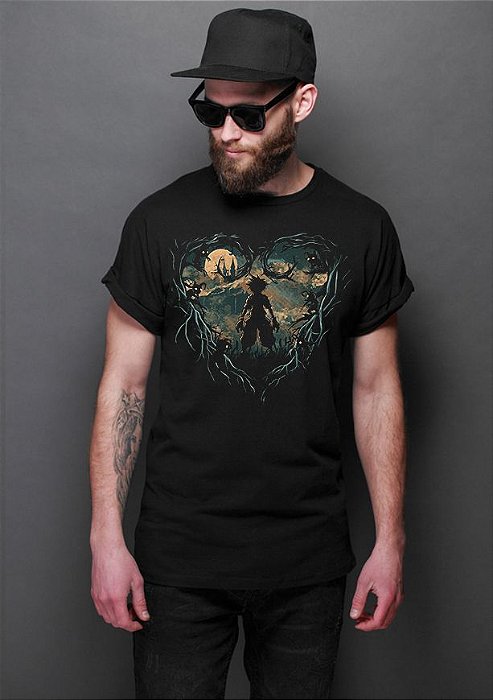 Camiseta Masculina   Hunter of Darkness - Nerd e Geek - Presentes Criativos