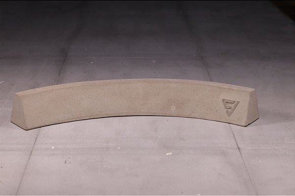 CURB CURVO