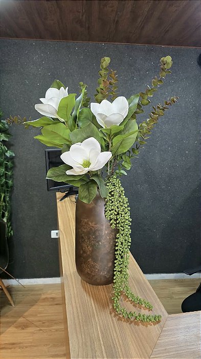 Arranjo Magnolia Eucalipto Vaso Marrom Tamanho G 80cm