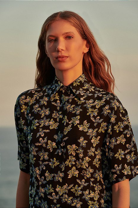 CAMISA BETA SEDA ORQUÍDEAS