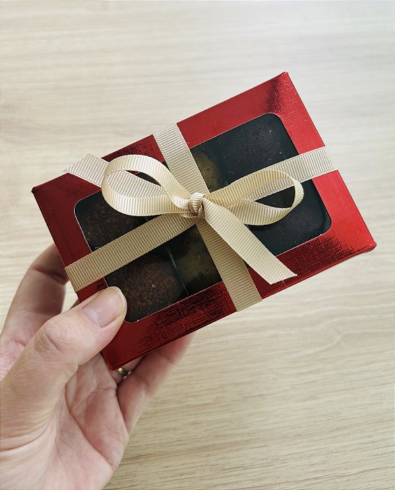 Caixa com 6 brigadeiros