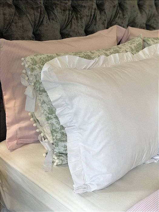 Porta travesseiro com babados