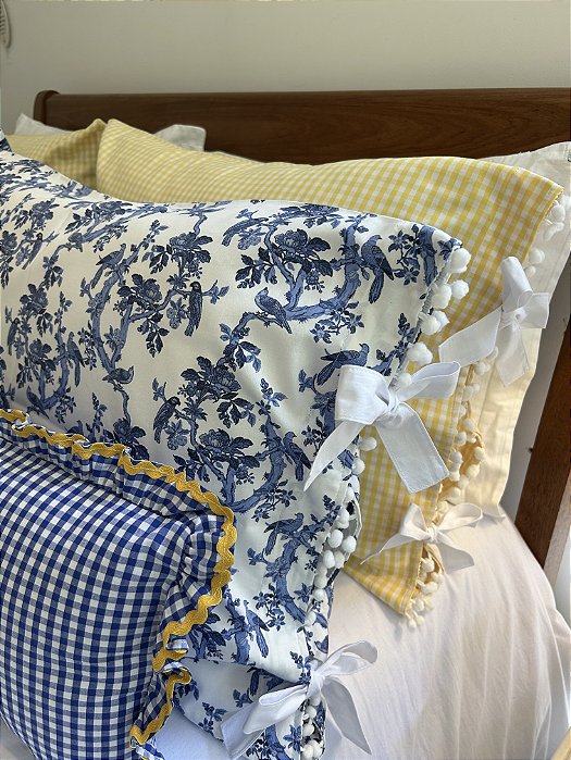 Fronha estampa pássaros azuis