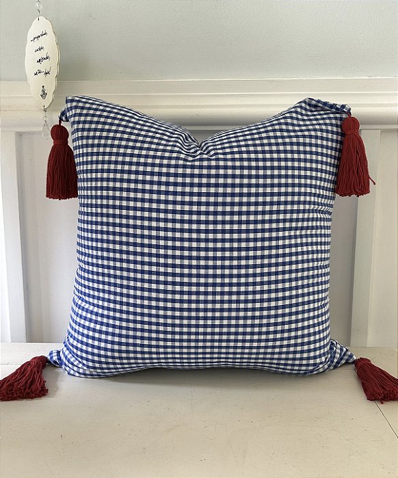 Almofada quadrada 45cm x 45cm com Tassel