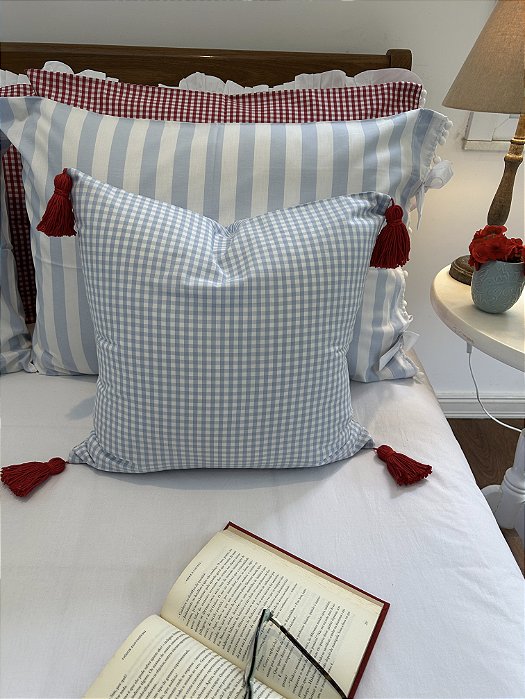 Almofada quadrada 45cm x 45cm com Tassel