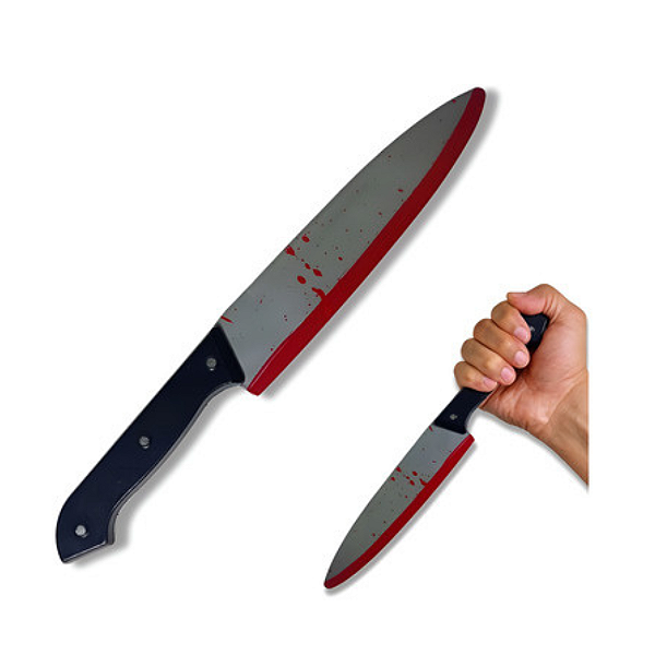 FACA DE PLASTICO COM SANGUE