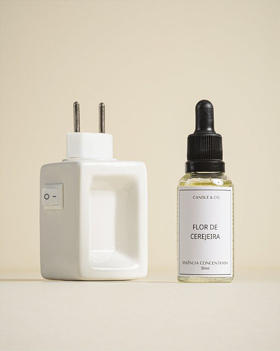 Kit Difusor Eletrico e  Essência Concentrada Flor de Cerejeira 30ml