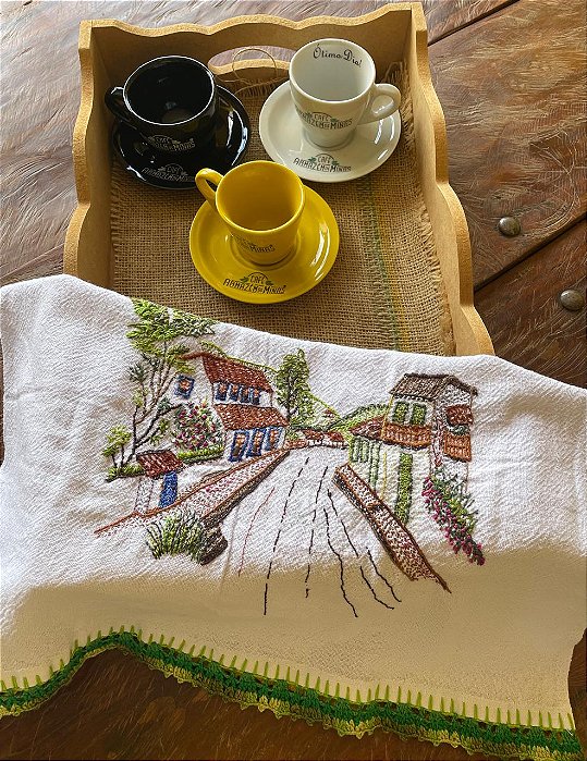 Pano de Prato Bordados Artesanalmente - Peça ÚNICA - Entrada na cidade