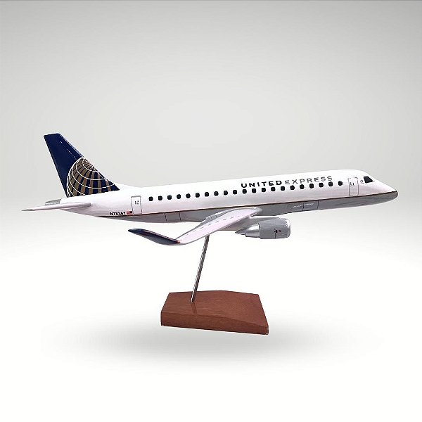 Maquete E175 / 1:72