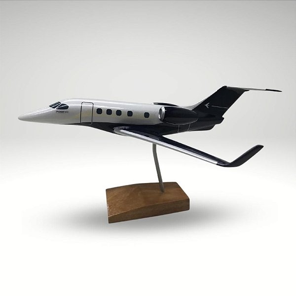 Maquete Phenom 300 / 1:75