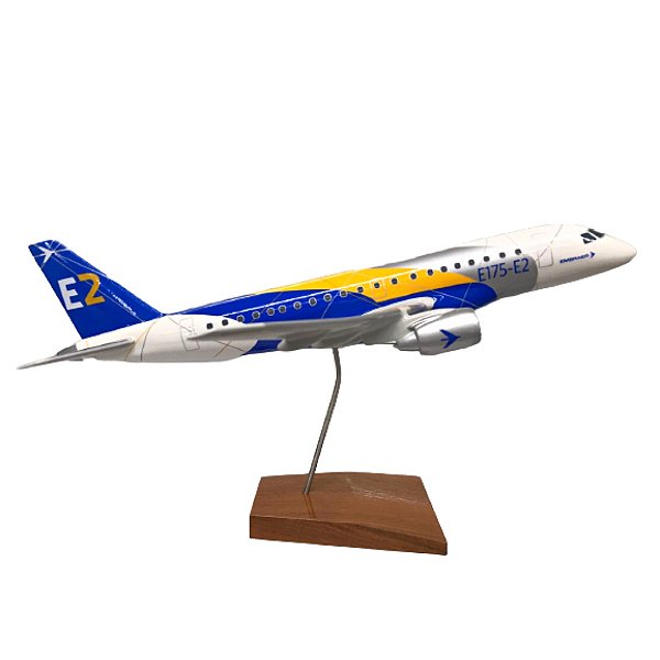 Maquete E175-E2 / 1:72