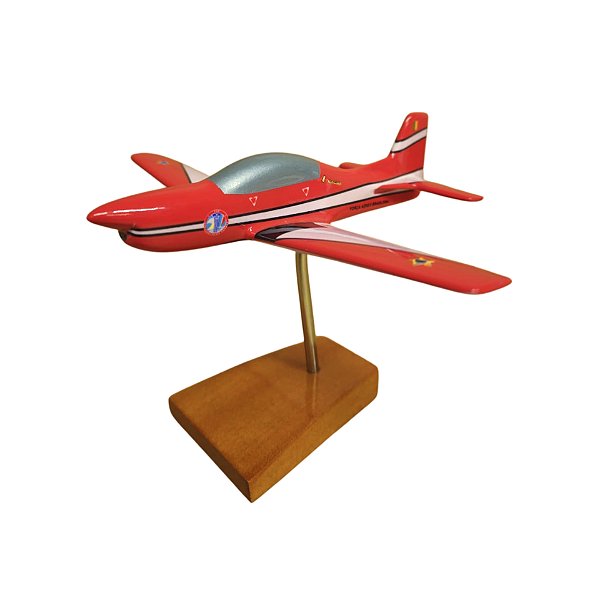 Maquete A-29 Super Tucano - Esquadrilha da Fumaça Vermelho / 1:75