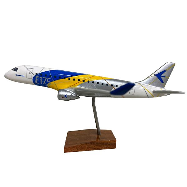 Maquete E175 / 1:150
