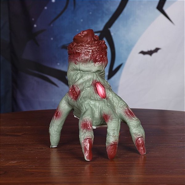 Mão Zumbi Verde Que Anda - Com Movimento e Som