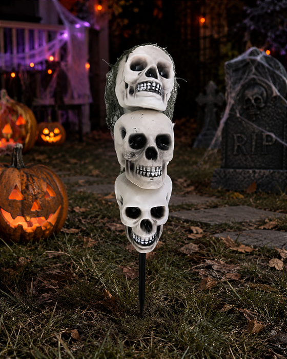 Crânios Empilhados no Espeto Halloween 30cm