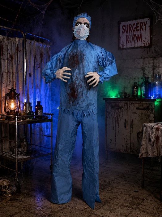 Zumbi Enfermeiro Parker 1,70m – Com Som, Luz e Movimento