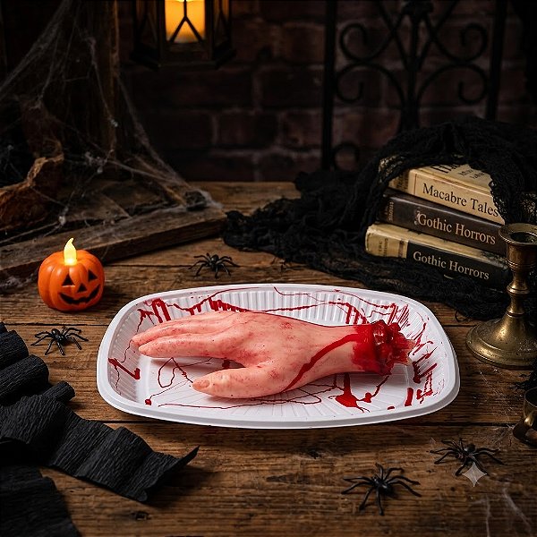 Mão Decepada na Bandeja – Decoração Halloween