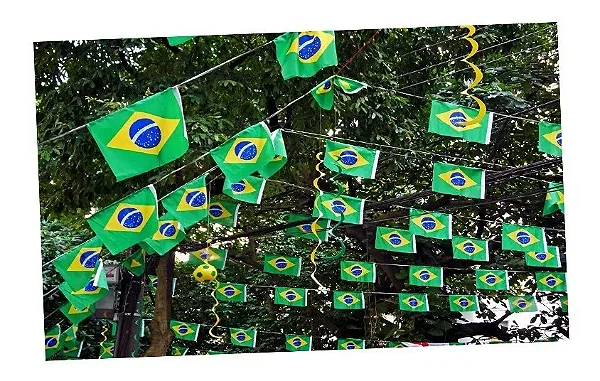 Varal de Bandeiras Brasil Bandeirola Plástica Copa Torcida 46x30cm – 10 Metros