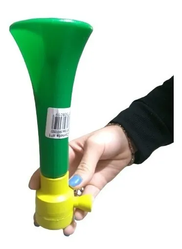 Corneta Verde e Amarela Copa do Mundo 20cm – Torcida Brasil em Plástico