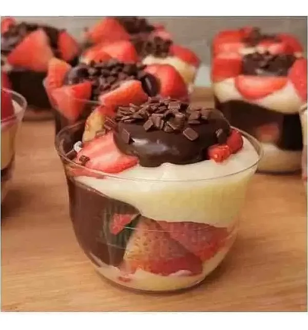 Pote Plástico Cristal 180ml para Bolo no Pote com Tampa – Prafesta | 10 Unidades