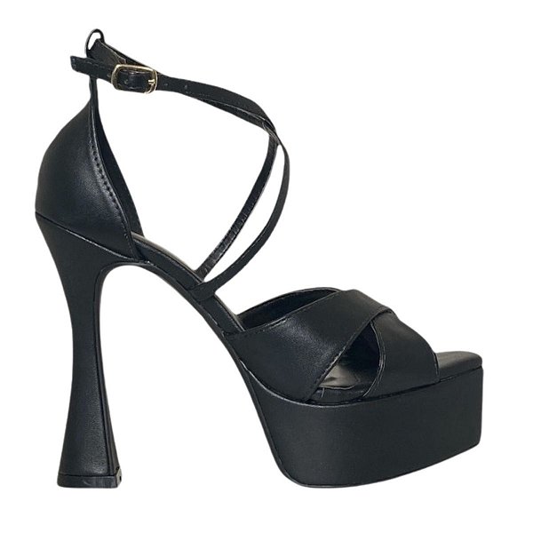Nicole plataforma preta