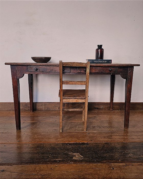 Mesa Escrivaninha em Madeira com 2 Gavetas, Séc. XX - 74x139cm (L x C)