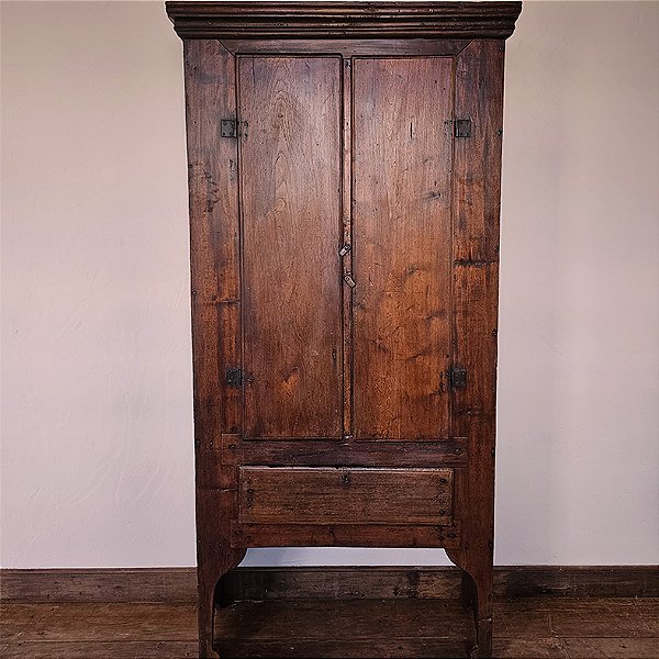 Armário Rústico de Madeira com Portas Duplas, Séc. XIX - 224x110x41