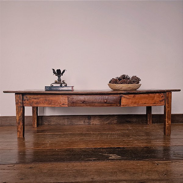 Mesa de Centro em Madeira com Gaveta, Séc. XX - 64x174cm (L x C)