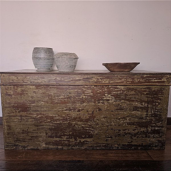 Baú em Madeira Tampo com Finas Molduras, Séc XIX - 191x76cm (L x P)
