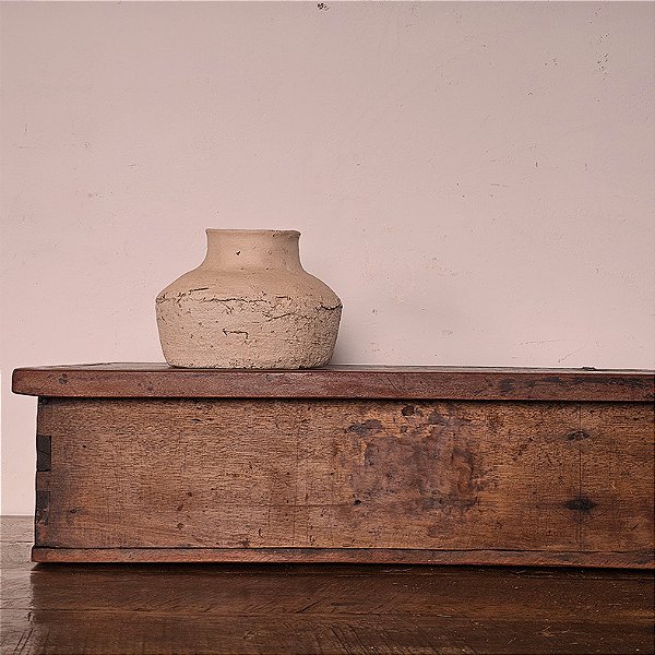 Caixa de Ferramentas Antiga em Madeira - 96x46cm (L x P)