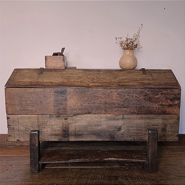 Tulha em Madeira com 3 Compartimentos, Século XX - 136x50cm (L x P)