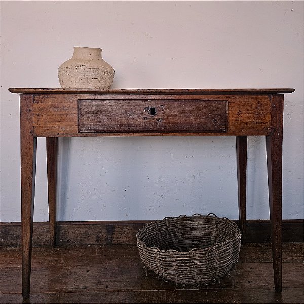 Mesa de Apoio Rural com Gaveta, MG, Séc. XX - 53x119cm (L x C)