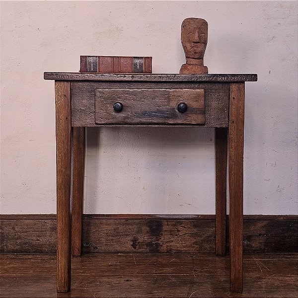 Mesa de Apoio em Madeira Escura, Início do Séc. XX - 41x59cm (L x C)