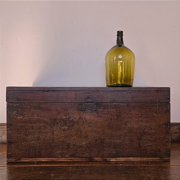 Baú de Madeira Antigo, Início do Séc. XX - 83x38cm (L x P)