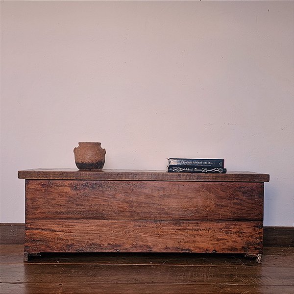 Baú Antigo de Madeira, MG, Início do Séc. XX - 131x37cm (L x P)