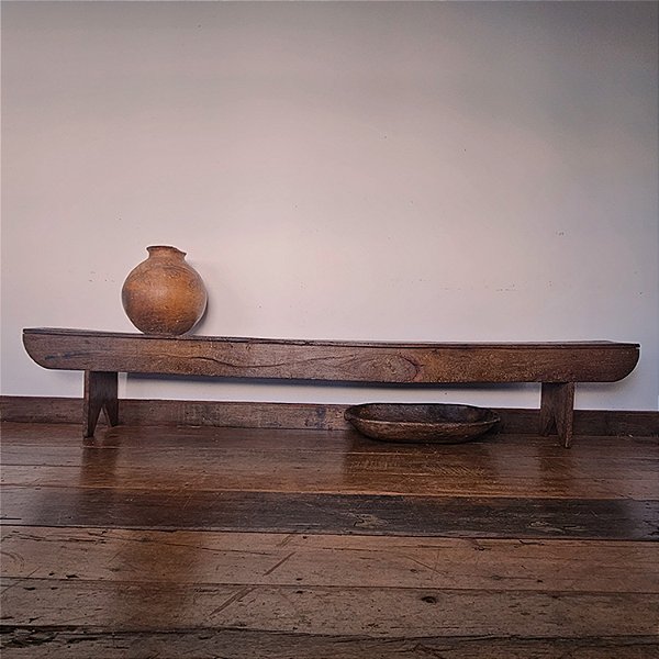 Banco Mineiro Rústico com Saia em Madeira, Início do Século XX - 2,8m