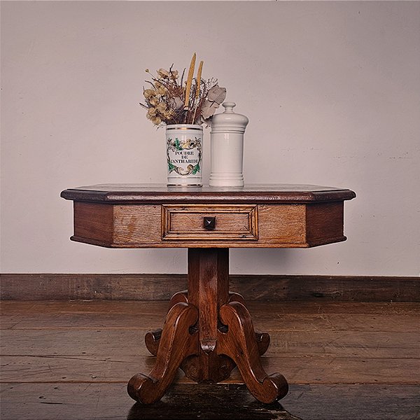 Mesa de Apoio com Gavetas em Todas as Faces, Anos 40 - 79x79cm (L x C)